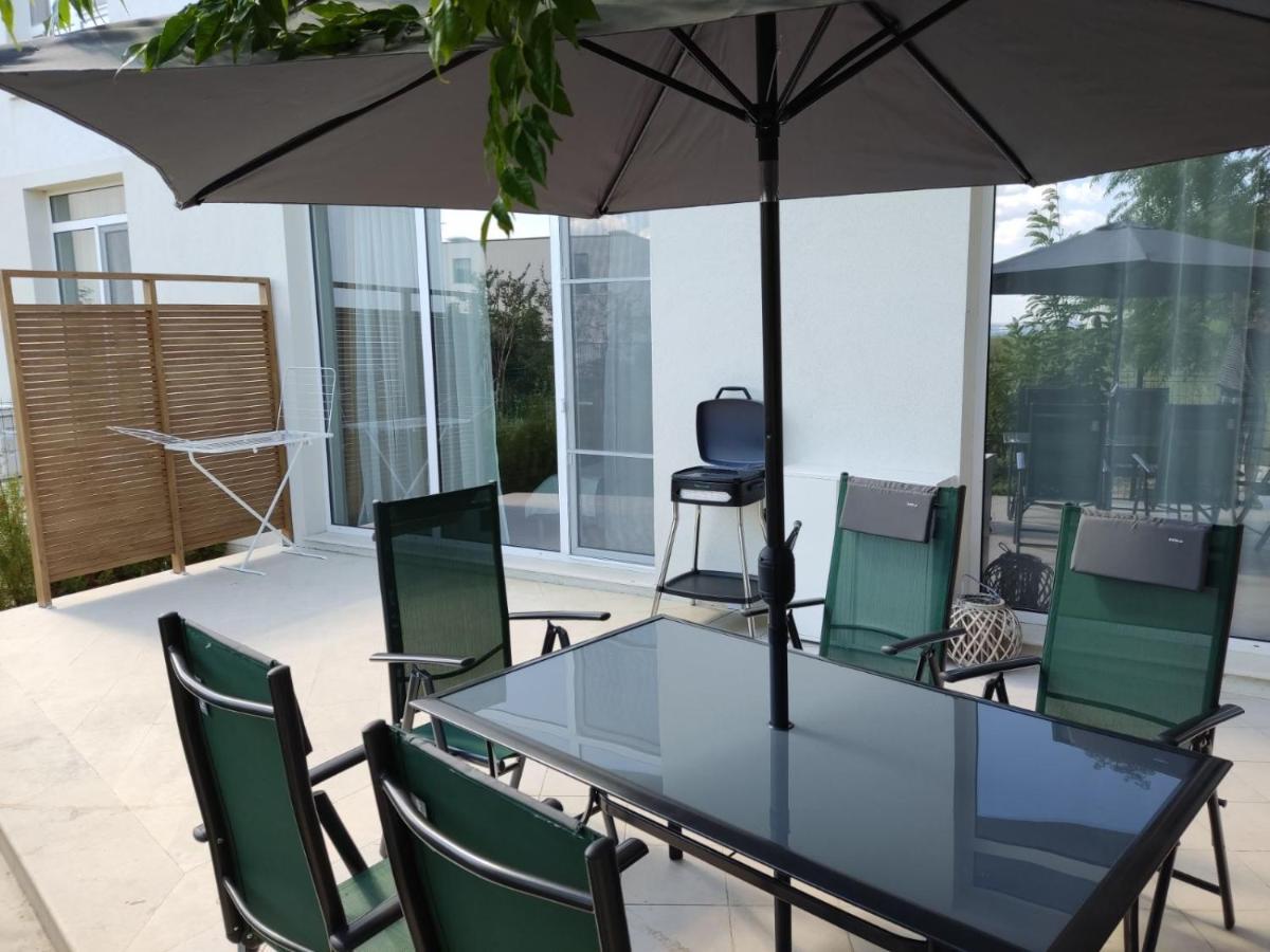 Las Brisas Garden Apartment Burgas Exterior photo